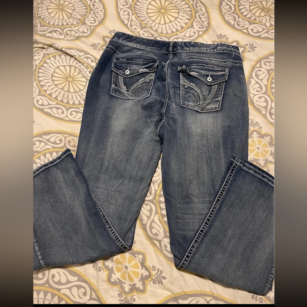 Plus size jeans - Picture 2 of 2